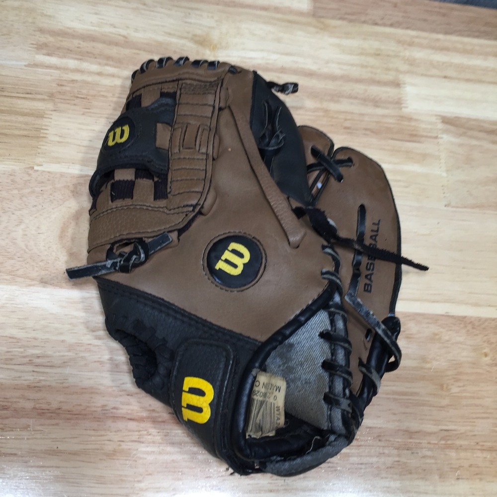 Wilson Youth Baseball Glove A243 Hand Throw Brown/Black Fair